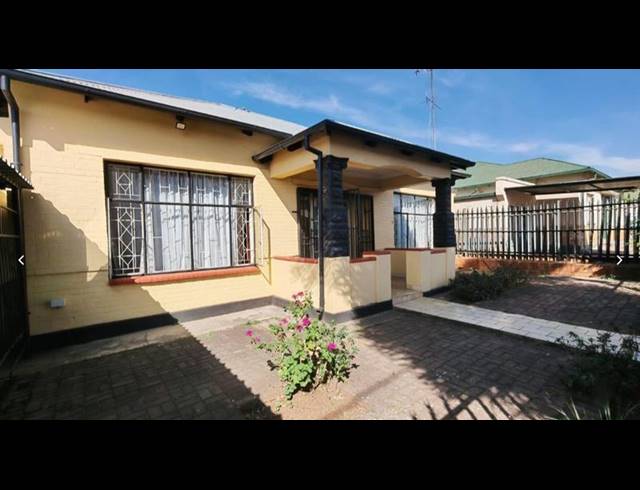 3 BEDROOM HOUSE FOR SALE IN SPRINGS CENTRAL